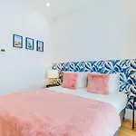 Life Is Good In Baixa Apartamento